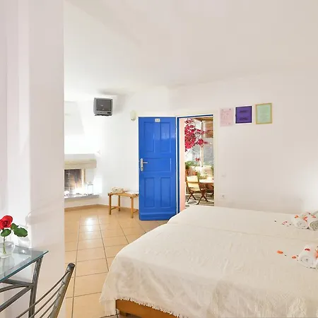 Nazos 1 Hotel 2*